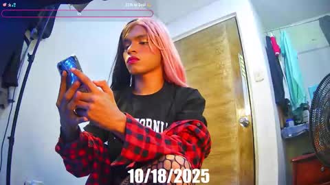 Snapshot of the_velvet_sandra chatting on October 2025 12:22:02 AM Sandra 3 online show from October 2025 12:22:02 AM