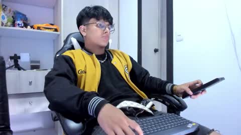 Danny online show from October 2025 06:10:02 AM