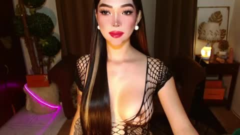 thea_whong online show from April 2026 02:09:01 AM