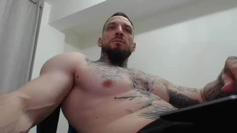 Snapshot of thebestmuscles chatting on April 2026 08:10:01 PM John online show from April 2026 08:10:01 PM