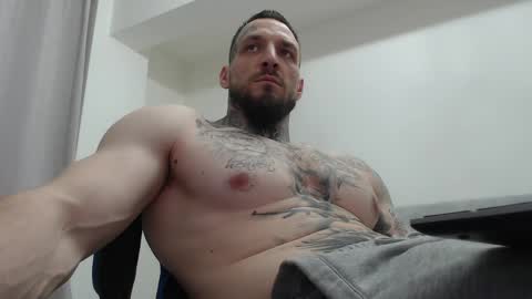 Snapshot of thebestmuscles chatting on April 2026 07:27:02 PM John online show from April 2026 07:27:02 PM