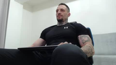 Snapshot of thebestmuscles chatting on May 2026 07:31:01 PM John online show from May 2026 07:31:01 PM