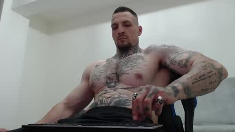 Snapshot of thebestmuscles chatting on May 2026 07:42:02 PM John online show from May 2026 07:42:02 PM