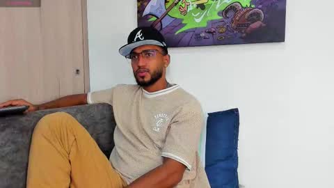 Snapshot of theblack_frank chatting on December 2025 01:31:02 PM theblack_frank online show from December 2025 01:31:02 PM