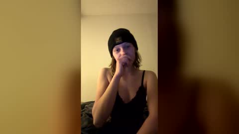 Snapshot of theborderline14 chatting on February 2026 05:19:02 AM theborderline14 online show from February 2026 05:19:02 AM