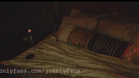 Joan online show from October 2025 07:47:01 PM