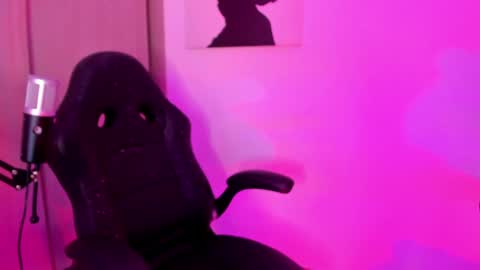 Alicia Alikath  online show from December 2024 04:49:02 AM