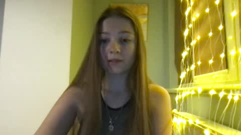 Snapshot of thecrystal chatting on January 2025 03:43:01 PM Crystal online show from January 2025 03:43:01 PM