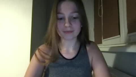 Snapshot of thecrystal chatting on January 2025 04:06:01 PM Crystal online show from January 2025 04:06:01 PM