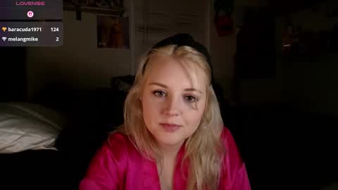 Snapshot of thedancingalien chatting on May 2026 04:39:02 AM Kassandra Grant online show from May 2026 04:39:02 AM
