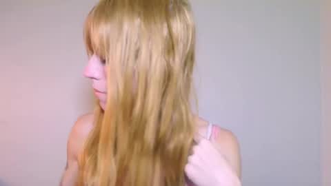 Snapshot of thedollxxxperience chatting on November 2025 04:39:01 PM Yolanda online show from November 2025 04:39:01 PM