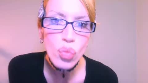 Snapshot of thedollxxxperience chatting on December 2025 03:41:01 PM Yolanda online show from December 2025 03:41:01 PM