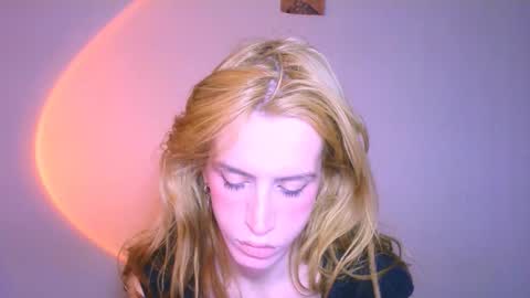 Snapshot of thedollxxxperience chatting on February 2026 06:04:01 PM Yolanda online show from February 2026 06:04:01 PM