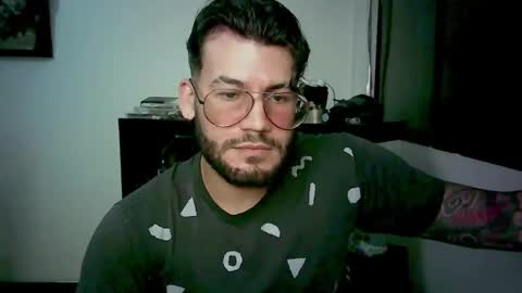 Snapshot of thedragonboyxxx chatting on March 2026 04:18:01 AM thedragonboyxxx online show from March 2026 04:18:01 AM