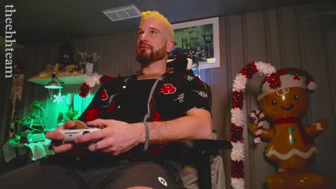 Snapshot of theehhteam chatting on December 2024 10:36:01 PM H online show from December 2024 10:36:01 PM