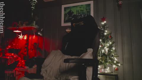 Snapshot of theehhteam chatting on December 2024 04:50:02 AM H online show from December 2024 04:50:02 AM