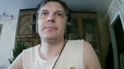 Snapshot of theemperoroftheuniverse chatting on July 2026 07:12:01 AM The Emperor of the Universe online show from July 2026 07:12:01 AM