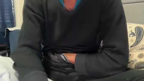 Snapshot of theeshooterr chatting on December 2024 07:43:02 PM theeshooterr online show from December 2024 07:43:02 PM