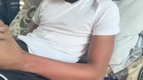 Snapshot of theeshooterr chatting on January 2025 08:48:01 PM theeshooterr online show from January 2025 08:48:01 PM