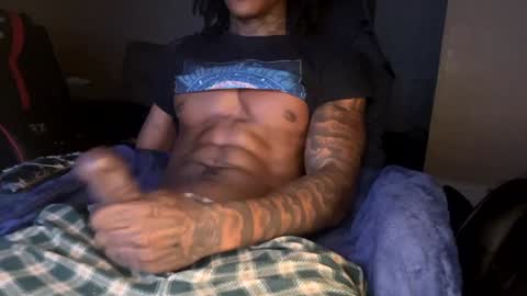 Snapshot of theeuglydude chatting on January 2025 02:42:01 AM TheeUglyDude online show from January 2025 02:42:01 AM