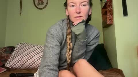 Snapshot of thefoxglovefairy chatting on November 2025 07:36:02 PM Fae online show from November 2025 07:36:02 PM