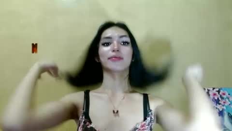 Snapshot of thegirlyouneedxoxo chatting on February 2026 12:42:02 AM thegirlyouneedxoxo online show from February 2026 12:42:02 AM