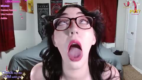 Snapshot of thegothmilf chatting on January 2025 06:06:02 AM TheGothMilf online show from January 2025 06:06:02 AM