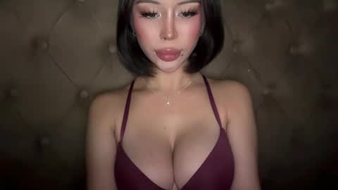 Elle  dont forget to folloW me and thumbs up online show from March 2026 02:45:01 PM