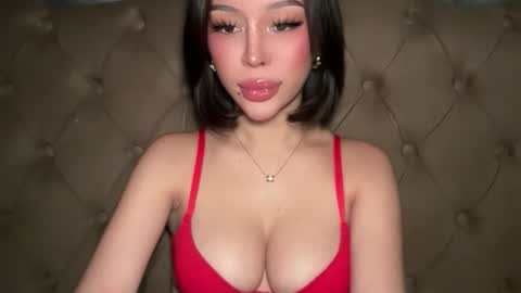 Elle  dont forget to folloW me and thumbs up online show from May 2026 10:31:01 AM
