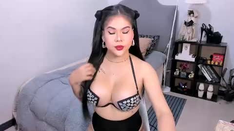 thegreatlaura online show from July 2026 09:27:01 AM