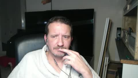 Snapshot of thegreeneyes95 chatting on December 2024 09:48:01 PM Green online show from December 2024 09:48:01 PM