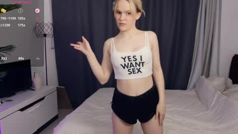 Lily online show from May 2026 07:56:02 PM