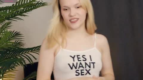 Lily online show from May 2026 07:59:02 PM