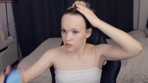 Lily online show from June 2026 09:19:01 PM