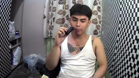 Snapshot of thehugecomeback chatting on January 2025 07:37:01 PM Xerxis online show from January 2025 07:37:01 PM