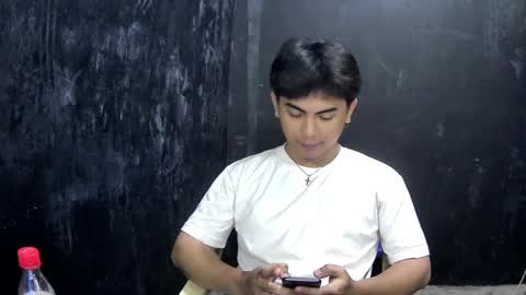 Snapshot of thehugecomeback chatting on March 2025 11:06:02 AM Xerxis online show from March 2025 11:06:02 AM