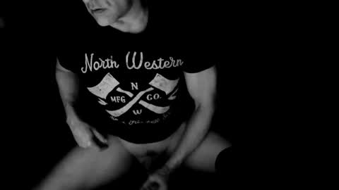 Snapshot of thehungmantis chatting on September 2025 03:47:01 PM thehungmantis online show from September 2025 03:47:01 PM