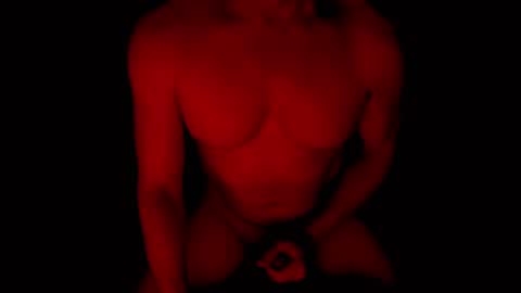 Snapshot of thehungmantis chatting on October 2025 02:56:01 AM thehungmantis online show from October 2025 02:56:01 AM