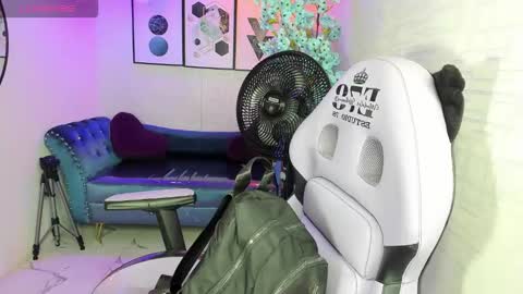 Theia  online show from December 2025 12:33:02 PM