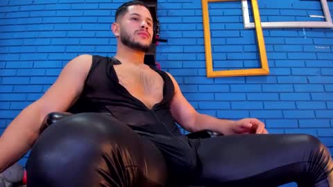 Snapshot of theian26 chatting on December 2024 08:13:01 PM Ian Deniel online show from December 2024 08:13:01 PM