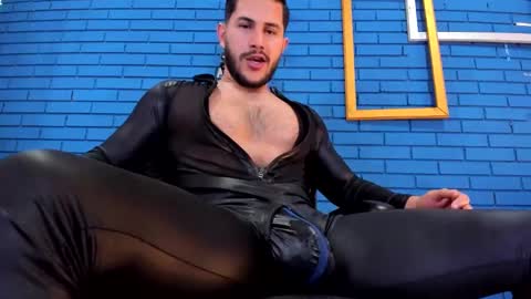 Snapshot of theian26 chatting on February 2025 07:10:01 PM Ian Deniel online show from February 2025 07:10:01 PM