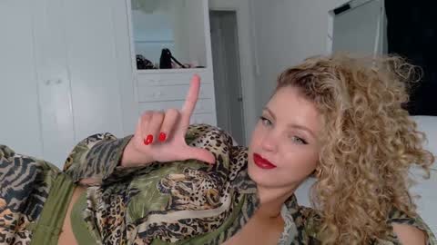 Lily Marie online show from November 2025 09:36:02 PM