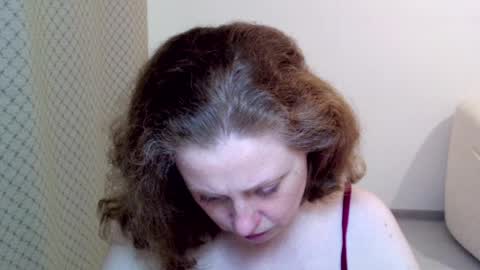 Ella online show from April 2026 08:39:01 PM