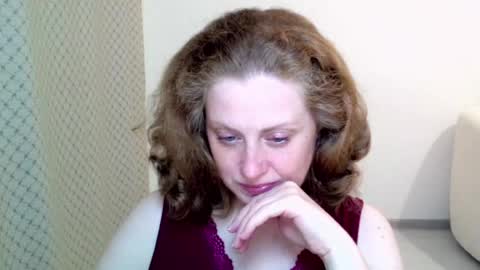 Ella online show from May 2026 06:49:01 PM