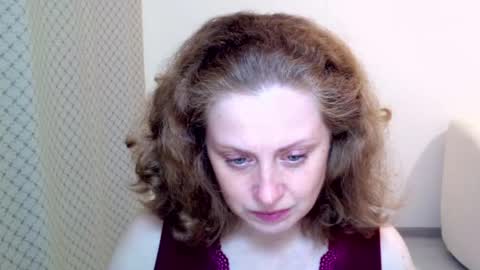 Ella online show from May 2026 06:42:02 PM