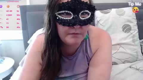 Snapshot of thelipsdown chatting on June 2026 02:04:01 PM Lacey online show from June 2026 02:04:01 PM