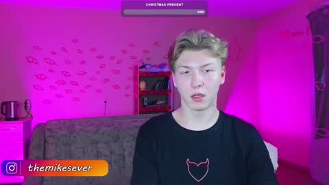 Snapshot of themikesever chatting on December 2024 10:02:01 AM Sever online show from December 2024 10:02:01 AM