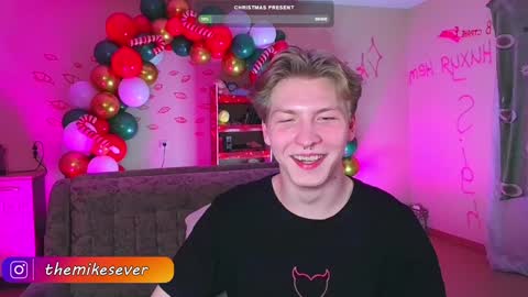 Snapshot of themikesever chatting on December 2024 07:21:01 PM Sever online show from December 2024 07:21:01 PM