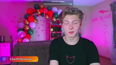 Snapshot of themikesever chatting on December 2024 10:18:02 AM Sever online show from December 2024 10:18:02 AM