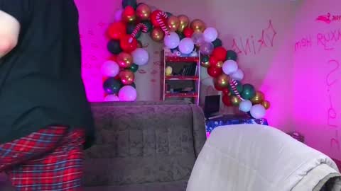 Snapshot of themikesever chatting on December 2024 06:10:01 PM Sever online show from December 2024 06:10:01 PM